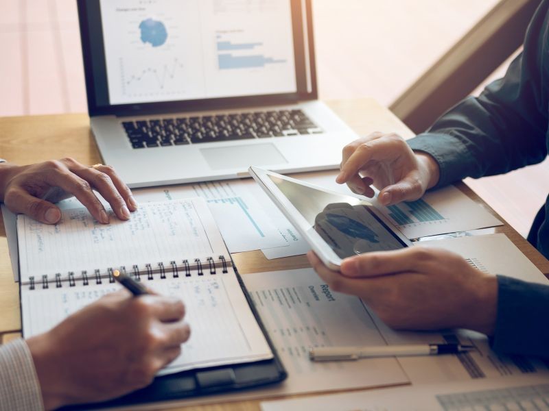 Gestão financeira na era da IA: o que muda para pequenas e médias empresas