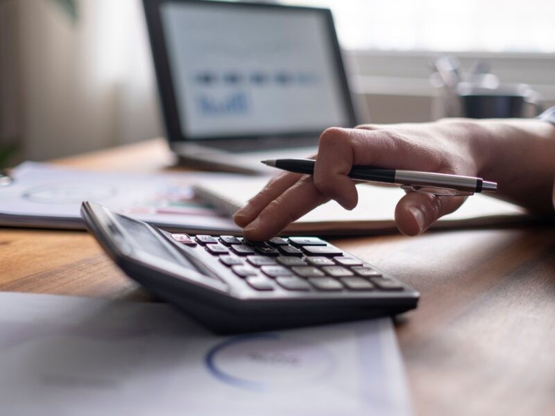 Se sua margem está apertada, o problema pode ser o preço — entenda como corrigir antes que afete seu caixa