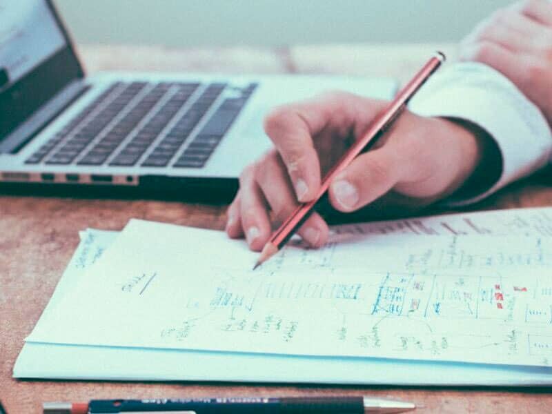 Gestão financeira profissional: o que pequenas empresas precisam aprender com grandes empresas
